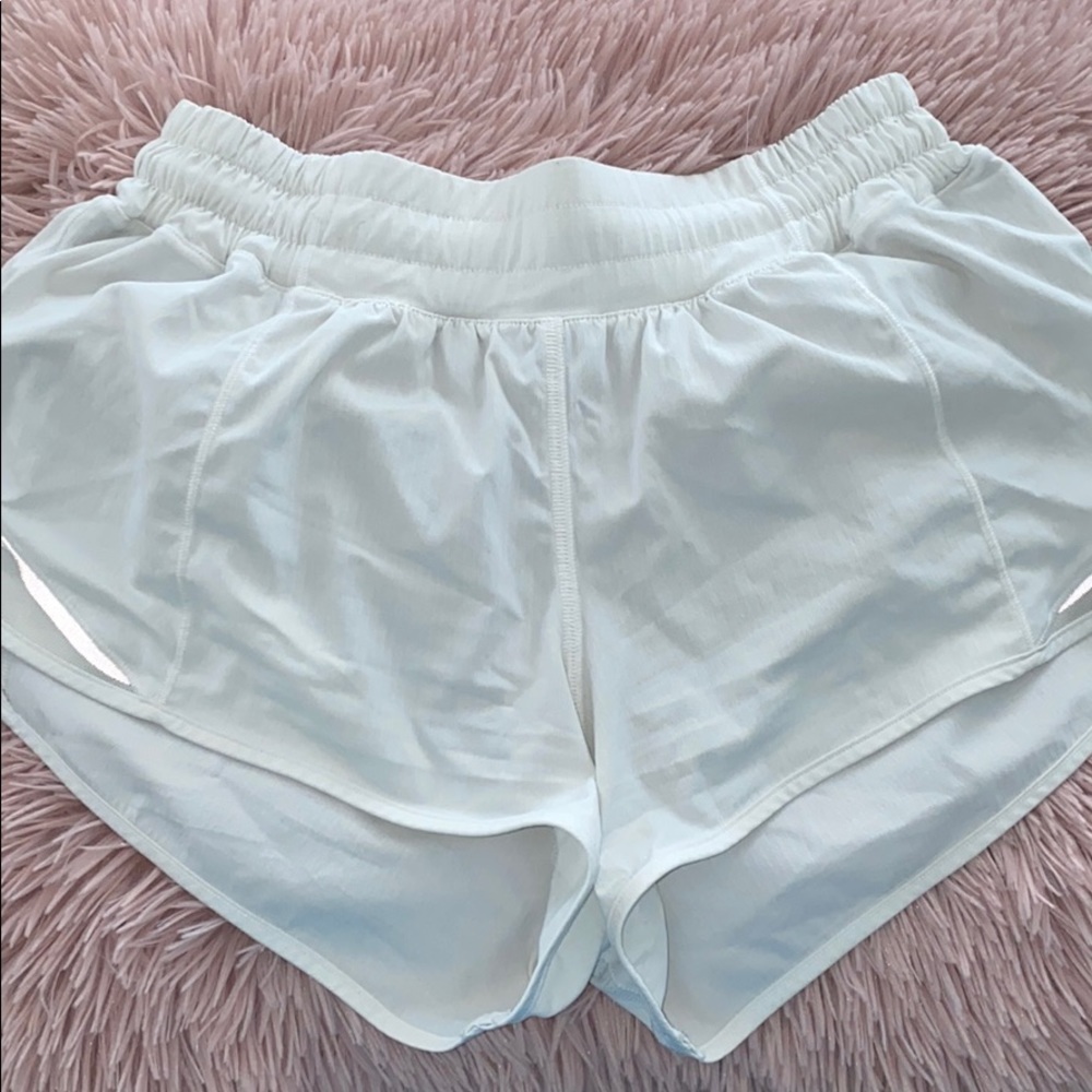 Lululemon Hotty Hot short